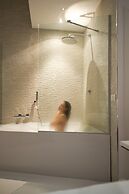 iRooms Forum and Colosseum