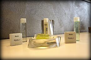 iRooms Forum and Colosseum