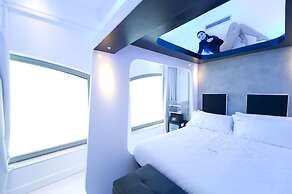 iRooms Forum and Colosseum