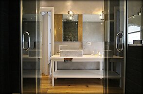 iRooms Forum and Colosseum