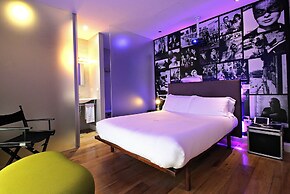 iRooms Forum and Colosseum