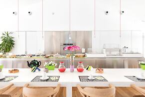 iRooms Forum and Colosseum