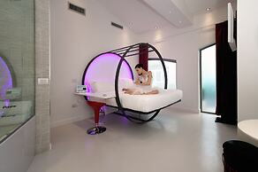 iRooms Forum and Colosseum