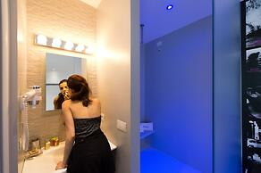 iRooms Forum and Colosseum