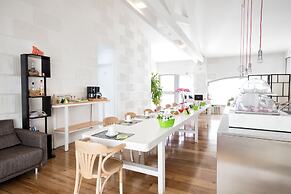 iRooms Forum and Colosseum