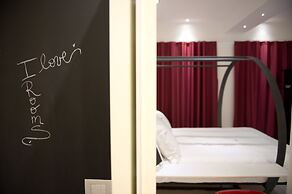 iRooms Forum and Colosseum