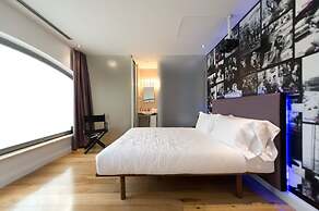 iRooms Forum and Colosseum