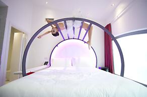 iRooms Forum and Colosseum