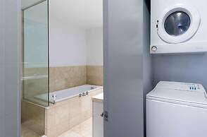 Avani Auckland Metropolis Residences