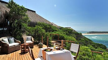 Machangulo Beach Lodge