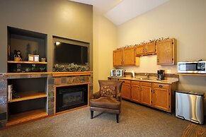 Aspen Winds on Fall River