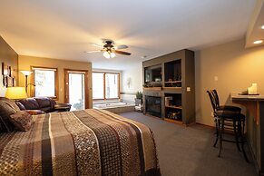 Aspen Winds on Fall River