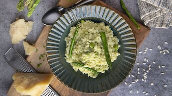 Holiday Inn New Delhi Aerocity by IHG