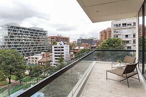 8010 Urban Living Luxury Home Experiences.