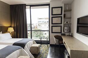 8010 Urban Living Luxury Home Experiences.