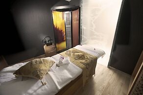 Ramee Grand Hotel & Spa