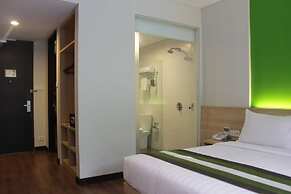 Grand Whiz Hotel Nusa Dua