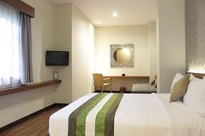 Grand Whiz Hotel Nusa Dua