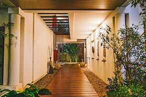 Navatara Phuket Resort