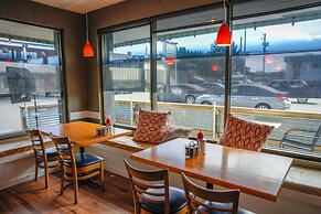 Thunderbird Motor Inn