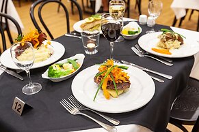 Eastgate on the Range Motel