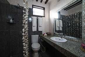 Antonio Beach Hotel and Spa