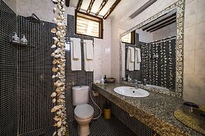 Antonio Beach Hotel and Spa