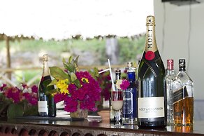 Antonio Beach Hotel and Spa