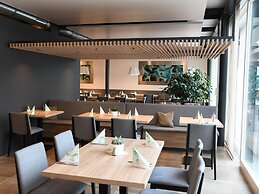 WESTSIDE Hotel Garni