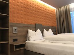 WESTSIDE Hotel Garni