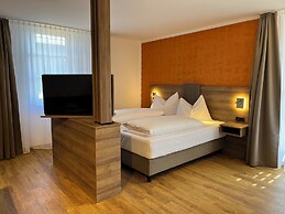WESTSIDE Hotel Garni