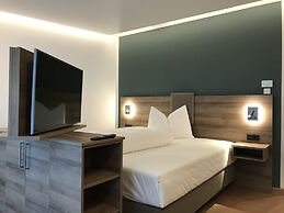 WESTSIDE Hotel Garni