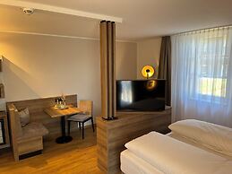 WESTSIDE Hotel Garni