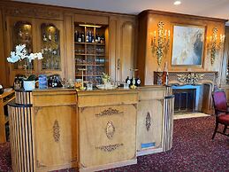 Crown Mansion Boutique Hotel & Villas