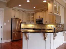 Crown Mansion Boutique Hotel & Villas