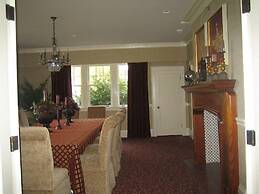 Crown Mansion Boutique Hotel & Villas