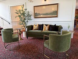 Crown Mansion Boutique Hotel & Villas