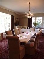 Crown Mansion Boutique Hotel & Villas