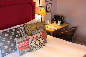 Bel & The Dragon Cookham