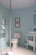 Bel & The Dragon Cookham