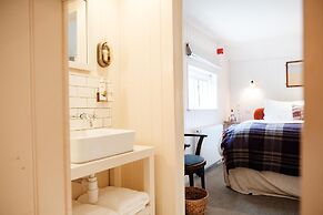 Bel & The Dragon Cookham