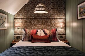 Bel & The Dragon Cookham