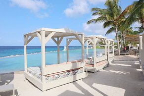 Papagayo Beach Hotel