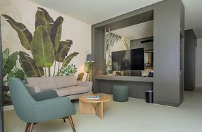 Papagayo Beach Hotel