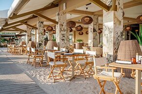 Papagayo Beach Hotel