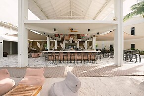 Papagayo Beach Hotel