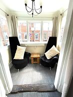 The Crown And Cushion