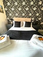 The Crown And Cushion