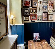 The Crown And Cushion