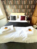 The Crown And Cushion
